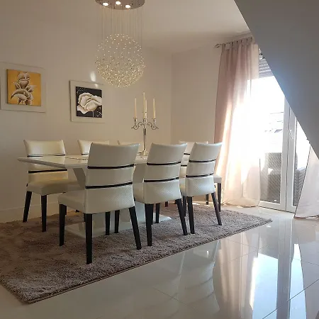 Apartamento Deluxe Okrug Gornji