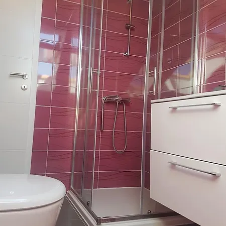Deluxe * Okrug Gornji
